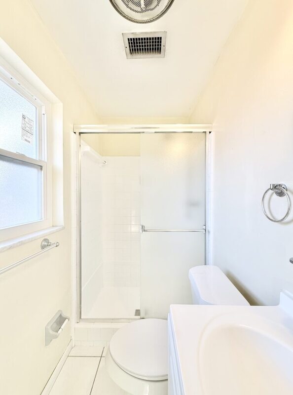 Building Photo - 13788 Montego Dr