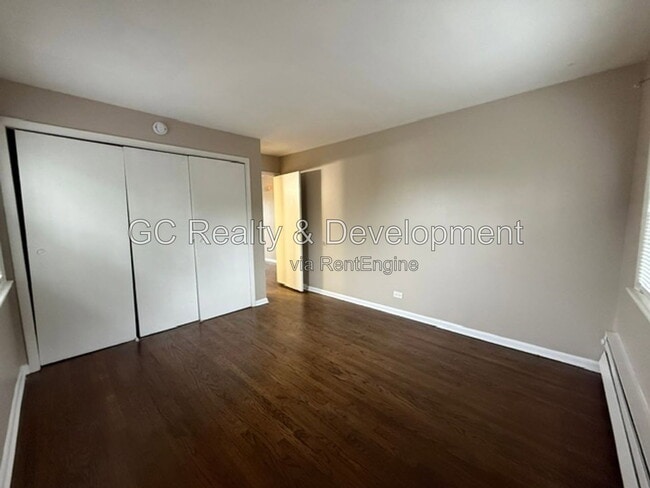 Building Photo - 233 Uteg St