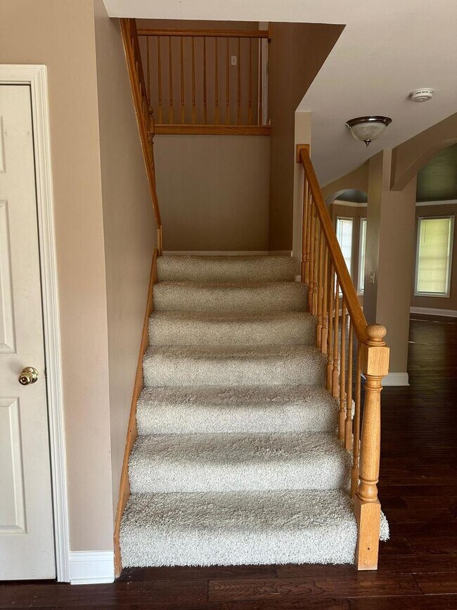 Building Photo - 5490 Fox Path Ln