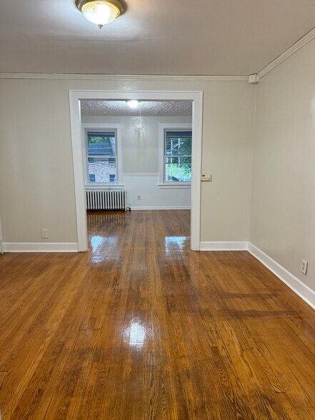 Building Photo - 258 S Allen St