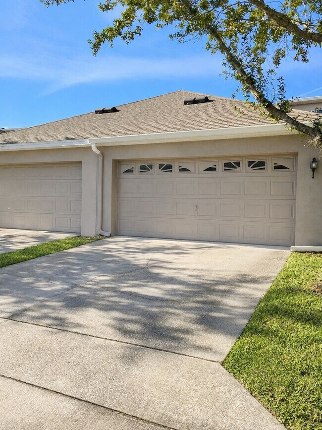 Building Photo - Townhome in Avalon Park