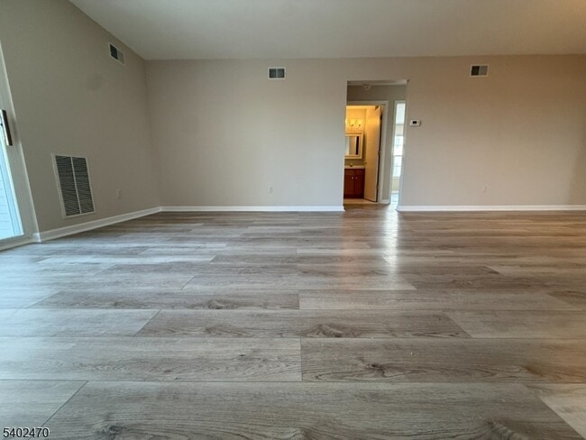 Building Photo - 97 Crestview Ln