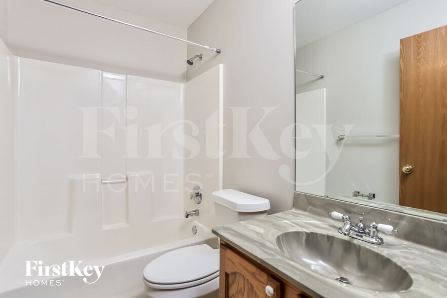 Building Photo - 3741 Majestic Ct