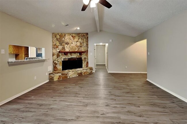 Building Photo - 3119 Park Garden Dr