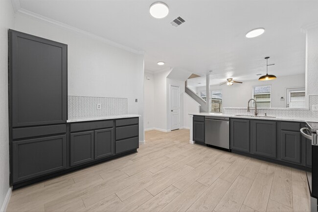 Building Photo - 16827 Libson Falls Dr