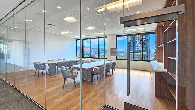 Building Photo - Brand New Condo on Keeaumoku - 1 BR/1 BA/1...