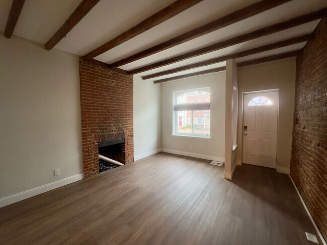 Building Photo - Charming 2 Bedroom/2 Bathroom Townhome in Barre Circle, MD!