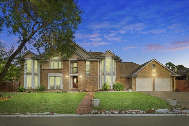 Building Photo - 13051 Meadowline Dr