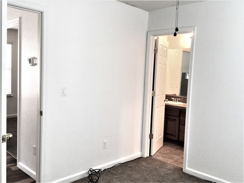 Building Photo - 6704 Altesino Dr