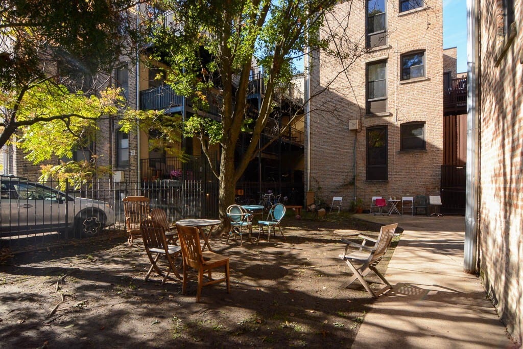 Building Photo - 3145 W Medill Ave