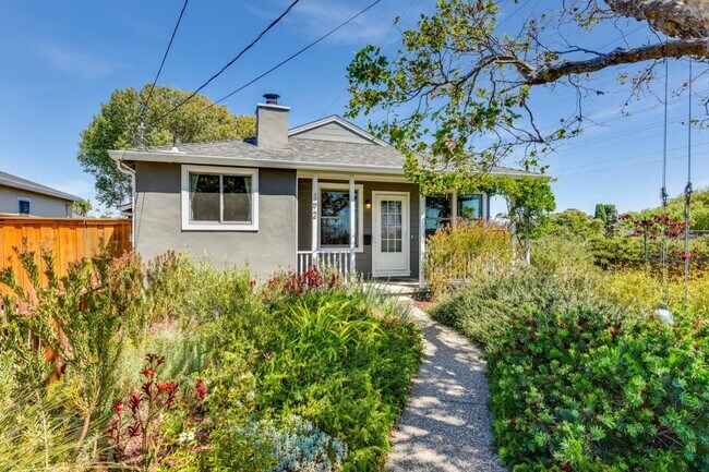 Building Photo - 192 Aviador Ave