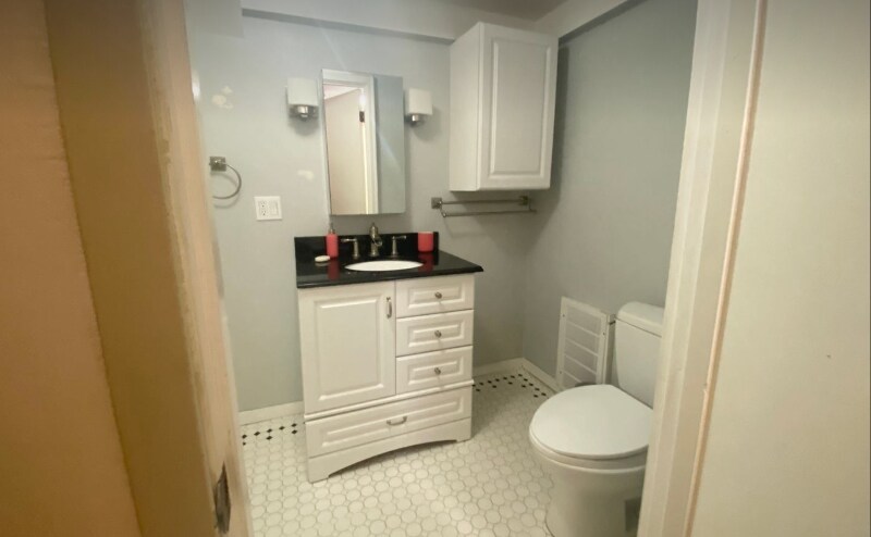 Building Photo - 5522 SE Ramona St