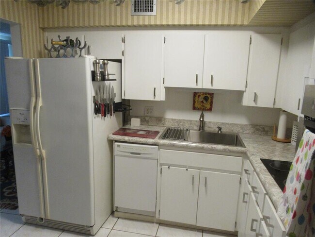 Building Photo - 2468 Florentine Way