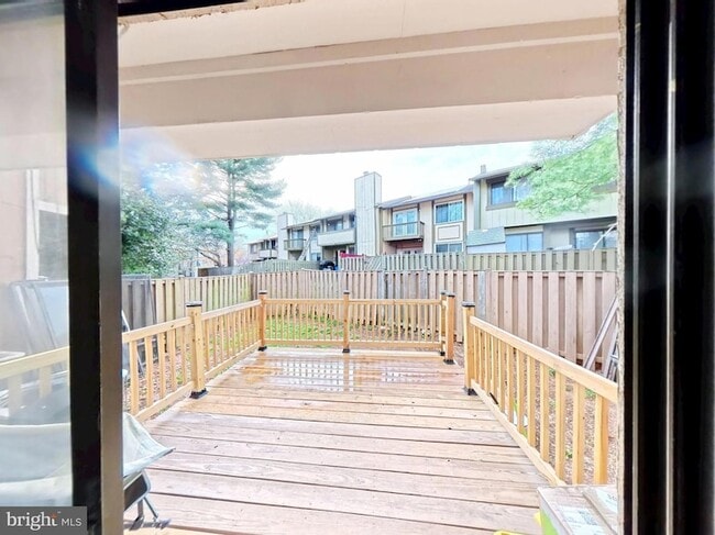 Building Photo - 18428 Point Seneca Pl