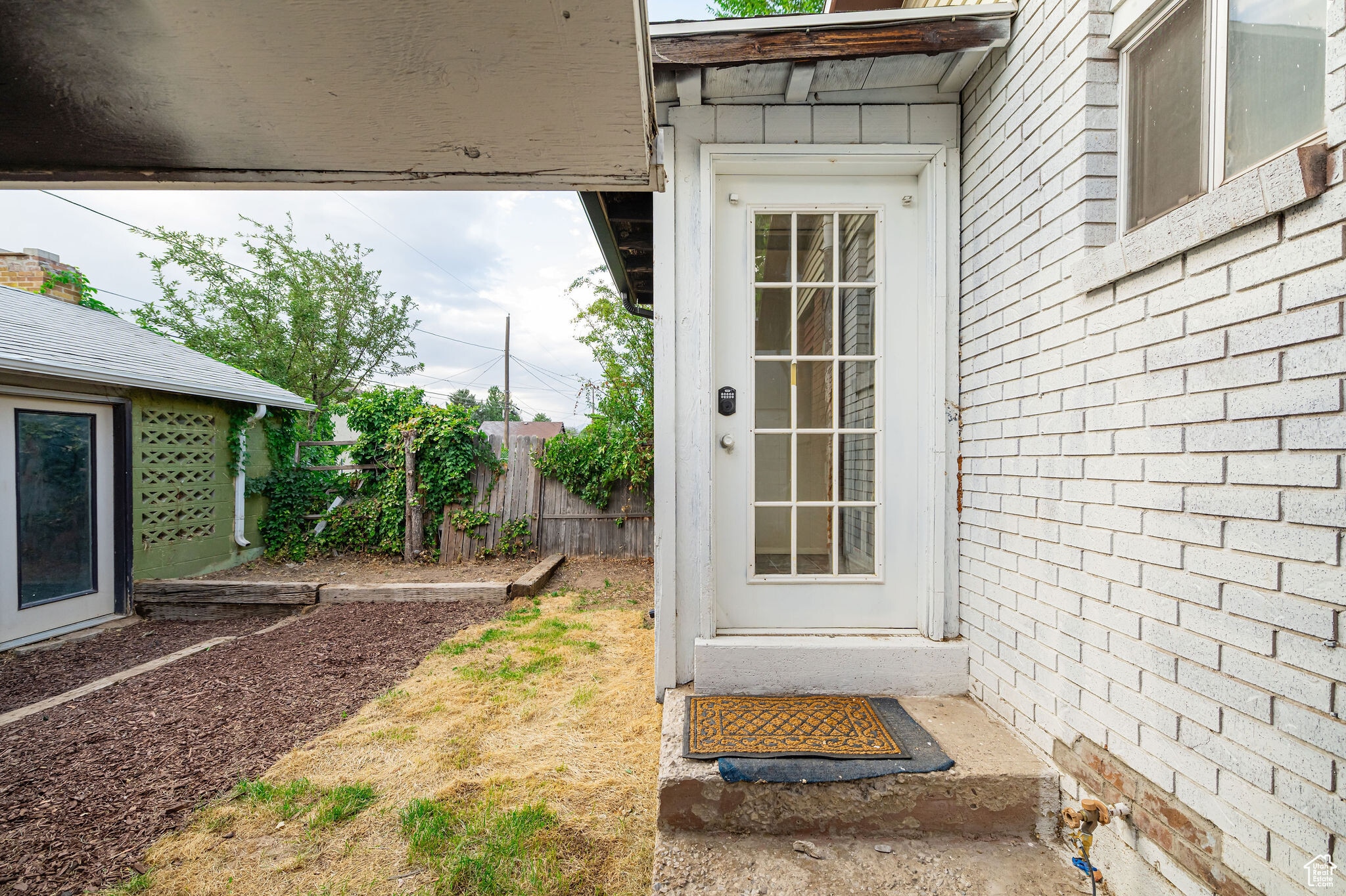 Building Photo - 561 Beverly Ave