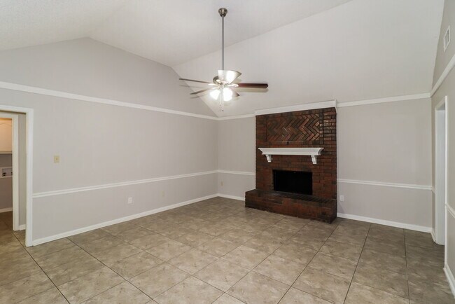 Building Photo - 6610 Shaker Ln