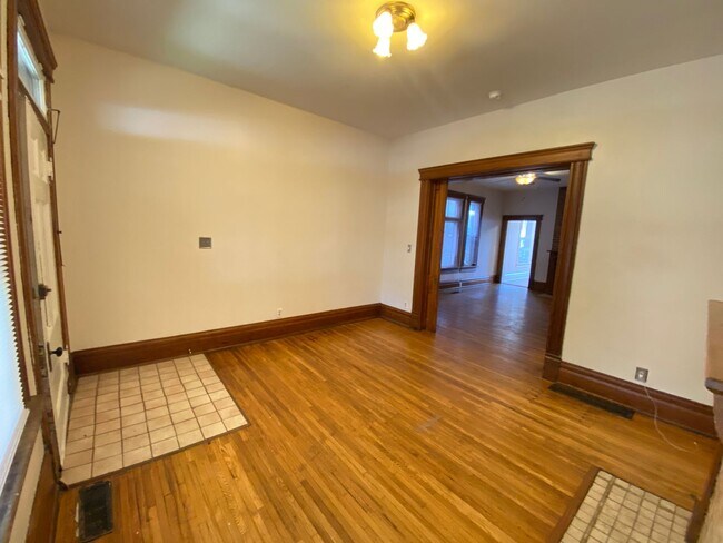 Building Photo - W 1st Ave 145-147 MLR