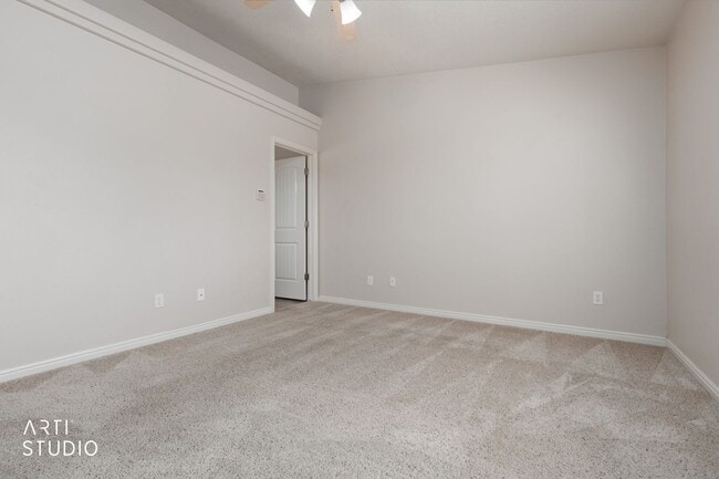 Building Photo - Sky Hawk Townhome