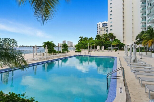 Building Photo - 1000 West Ave