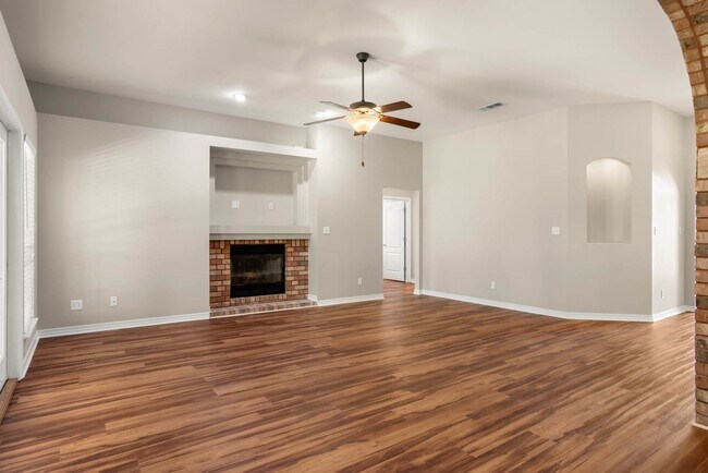 Building Photo - Stunning 4-Bedroom Home with Scenic Lake V...
