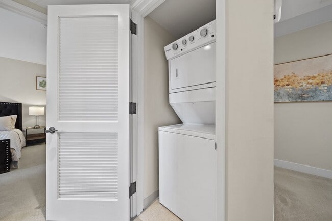 Building Photo - Watermark Waikiki Unit 901 w/ Panoramic Oc...