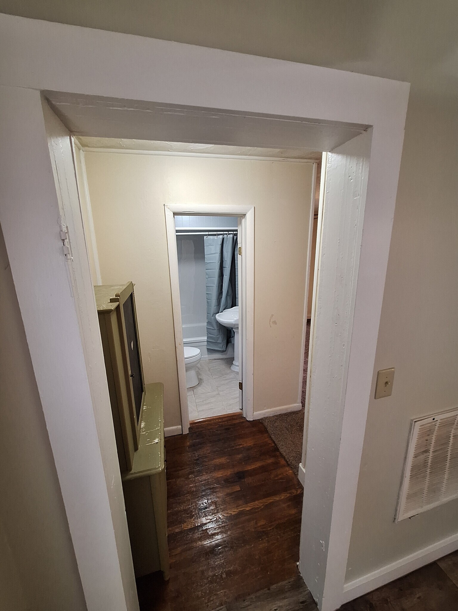 Building Photo - 5771 Seneca Trl S