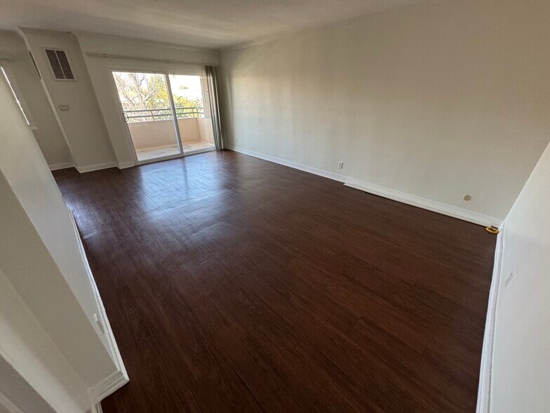 Building Photo - 1138 S Corning St