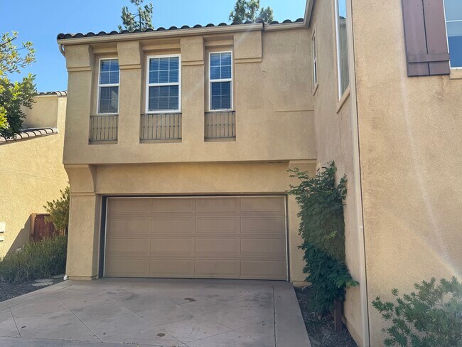 Building Photo - 915 Mira Lago Way