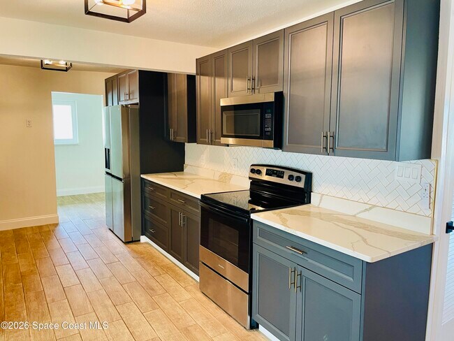 Building Photo - 508 Comanche Ave