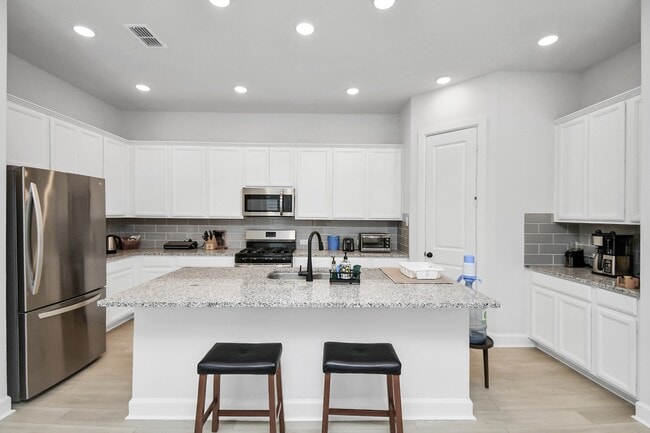 Building Photo - 1538 Park Path Dr