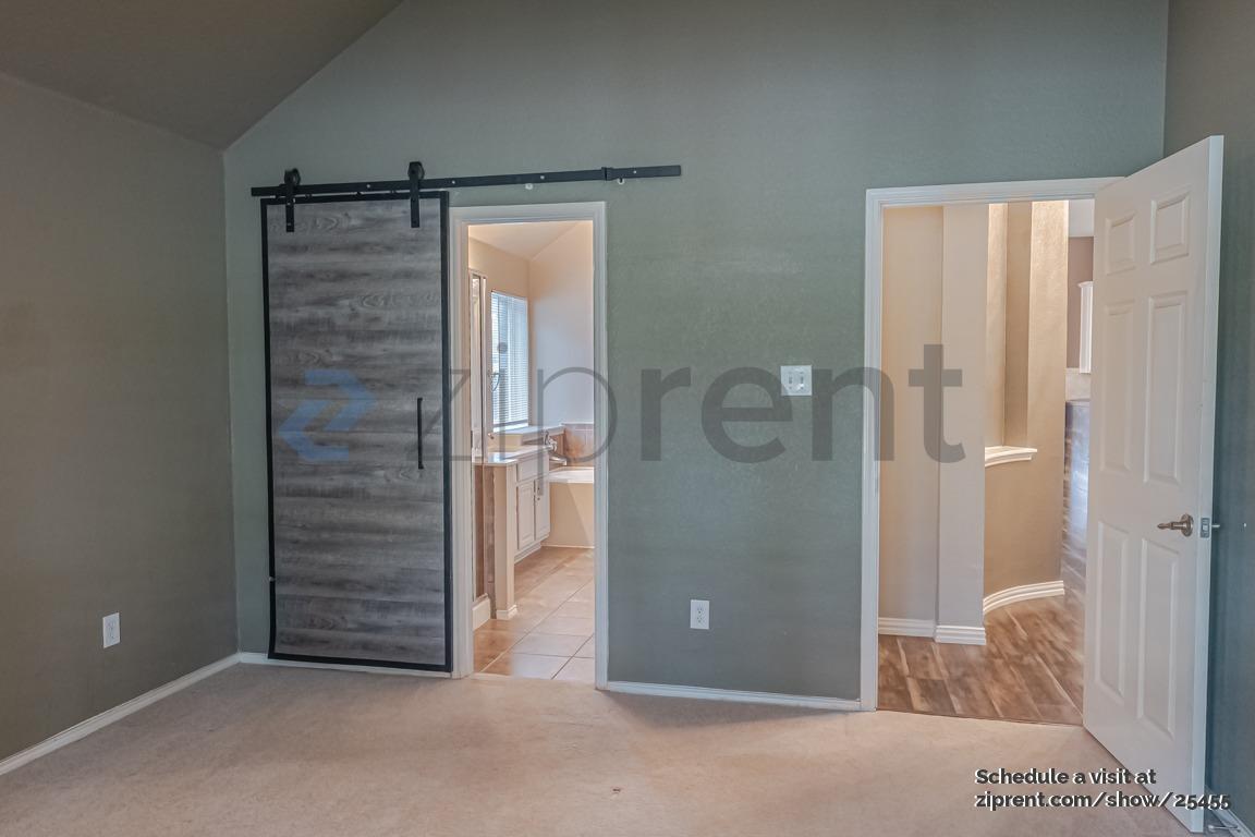 Building Photo - 11853 Del Rio Dr