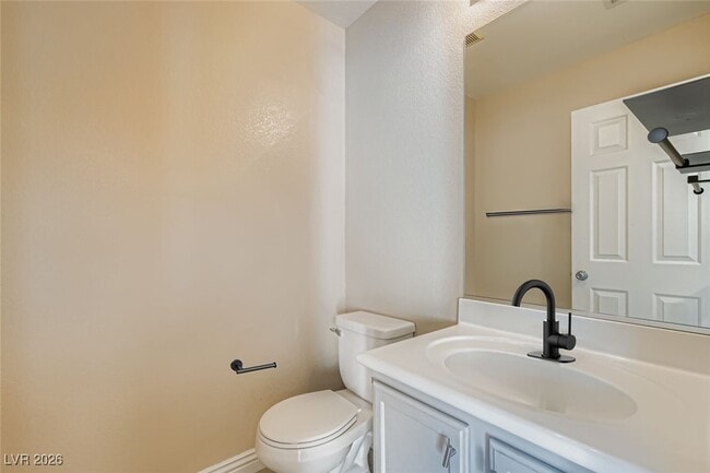 Building Photo - 5986 Ambleshire Ave