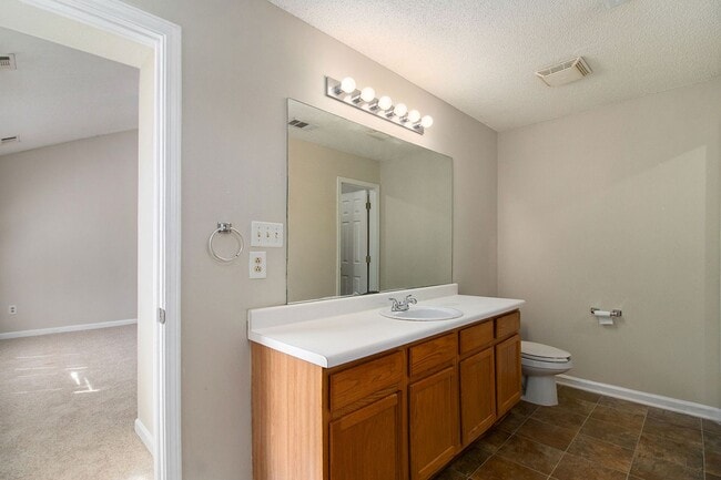 Building Photo - 3 Bedroom 2.5 Bath House