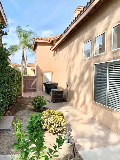 Building Photo - 15686 Altamira Dr