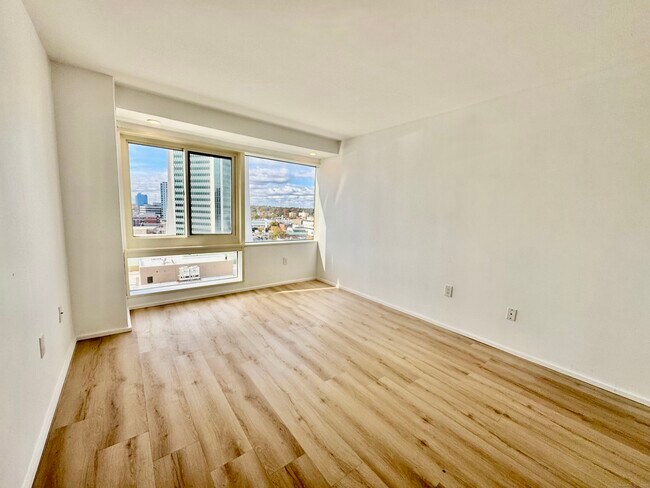 Building Photo - 127 Greyrock Pl