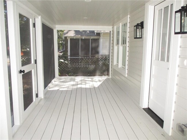 Building Photo - 403 Oleander Rd