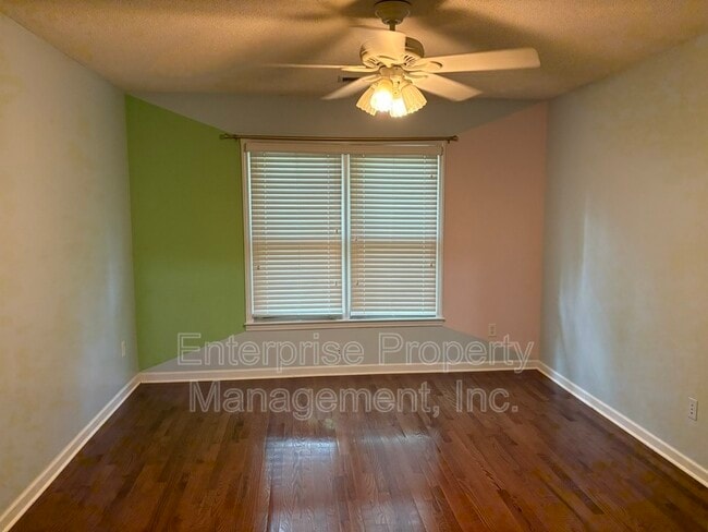Building Photo - 7930 Abington Woods Ave