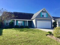 Building Photo - 642 Hillside Dr
