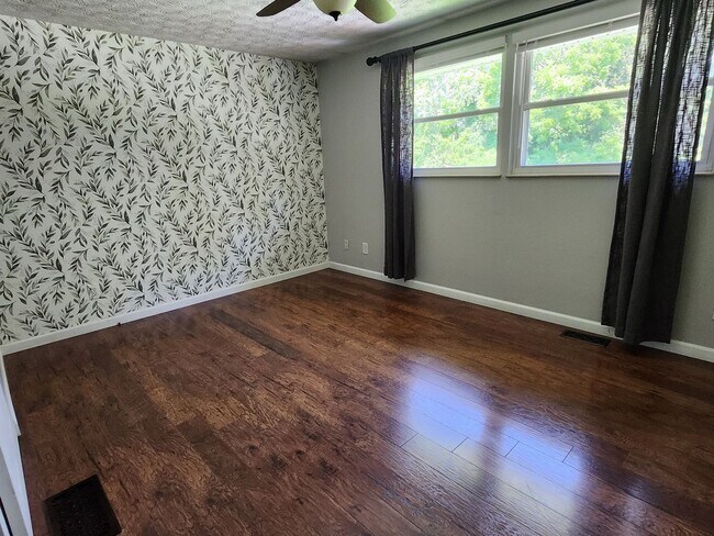 Building Photo - Charming 3-Bedroom Home in a Quiet Cul-de-Sac