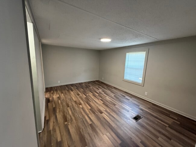 Building Photo - 1025 Union Hill Church Rd