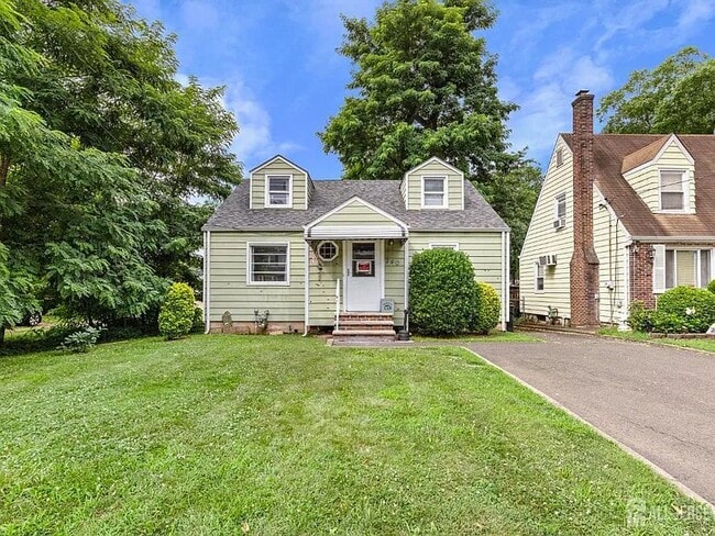 Primary Photo - 730 Linden Ave