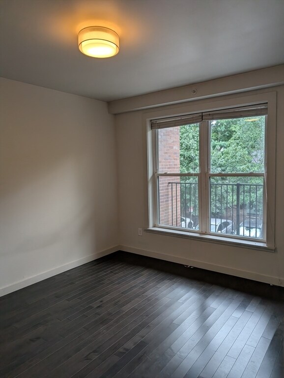 Building Photo - 3383 Washington St