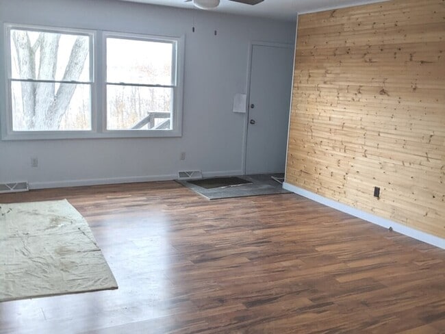 Building Photo - 423 Grand Blvd