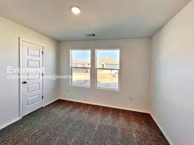 Building Photo - 1607 Ridgefield Cir