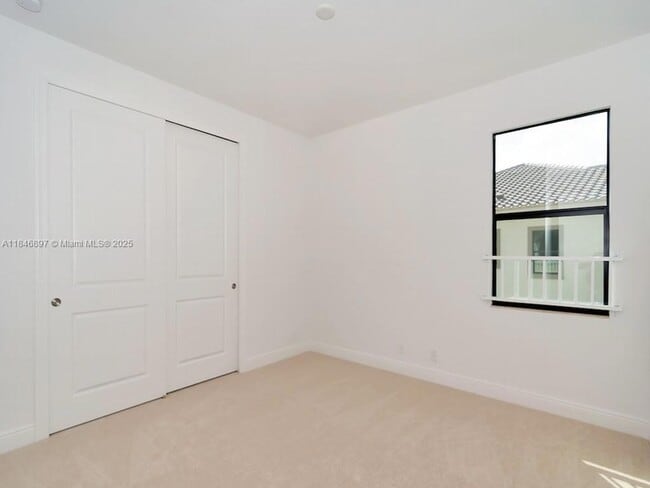 Building Photo - 10400 S Barnsley Dr