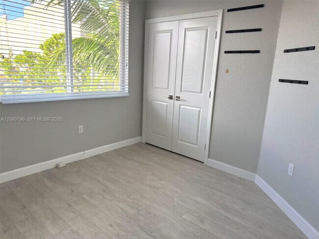 Building Photo - 2800 NW 180th St