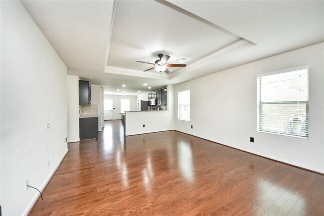 Building Photo - 5710 Camelia Evergreen Ln