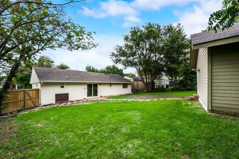 Building Photo - 1110 Wycliff Dr