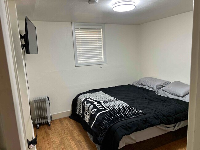 Building Photo - 1030 N 9th St