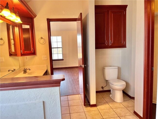 Building Photo - 628 Allison Ln